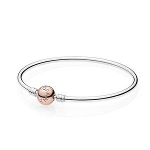 NWOT! ✨PANDORA Bangle with PANDORA Rose clasp🌹